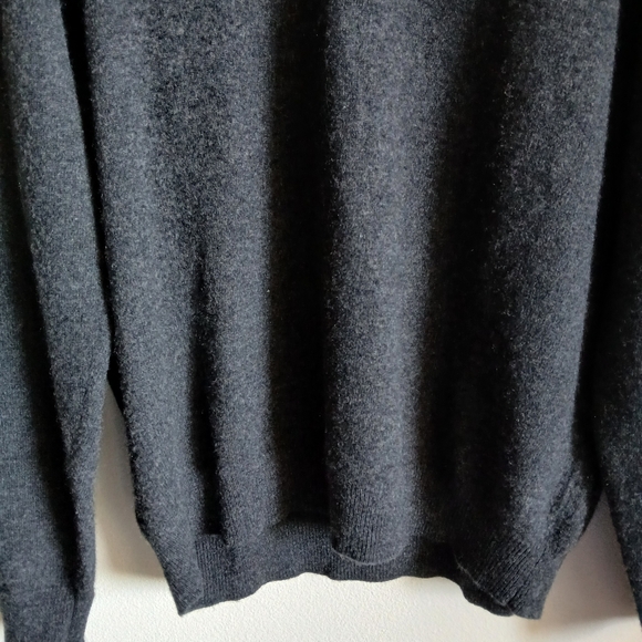 Men’s Club Room Cashmere Sweater Size Medium Gray - Picture 3 of 9